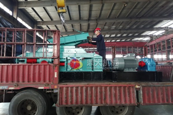 對(duì)輥制砂機(jī)發(fā)貨