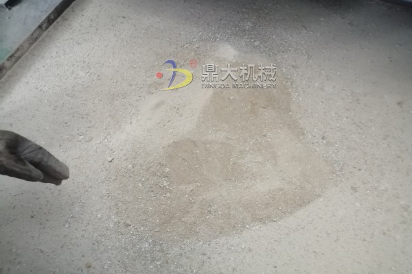 對輥制砂機試機現(xiàn)場